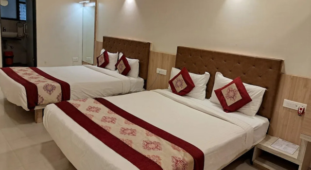 Четырёхместный номер Deluxe ONELLA REGENCY