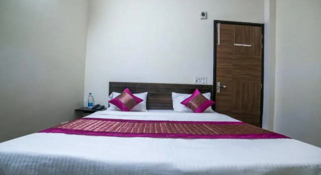 UK Residency By OYO Rooms, Забронировать Отель Отели Западного Дели 3 звезды, 3*