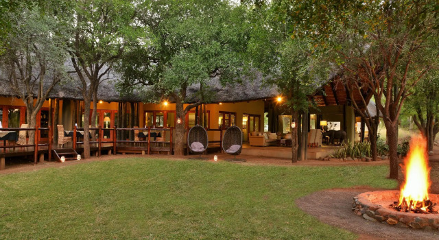 Люкс Black Rhino Game Lodge