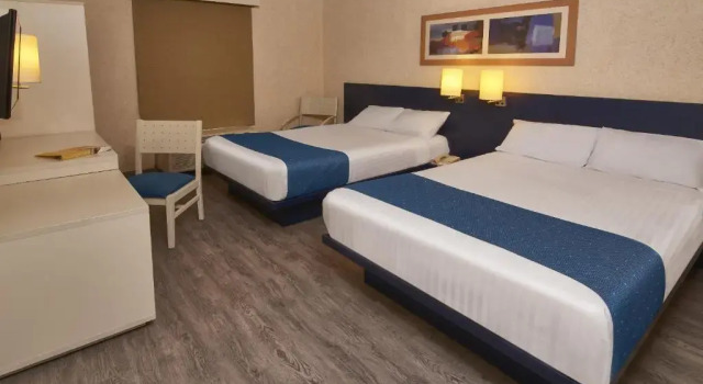 Четырёхместный номер Standard City Express by Marriott Puebla Angelopolis