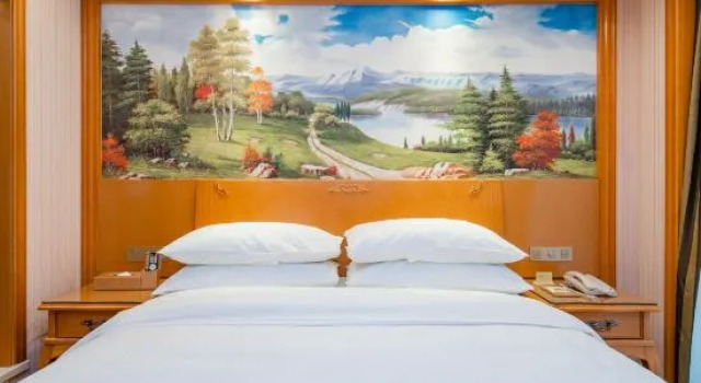 Люкс Superior Vienna International Hotel (Guiyang Yunyan District Century Jinyuan Shopping Center)