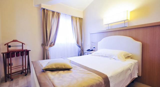Одноместный номер Deluxe с балконом Hotel Sirmione Terme