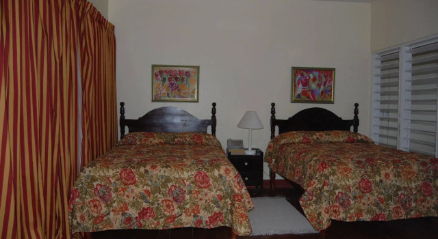 Inn at Shaw Park Gardens & Waterfalls, Забронировать Гостевой дом Гостевые дома Ocho Rios Coast, Гостевой дом