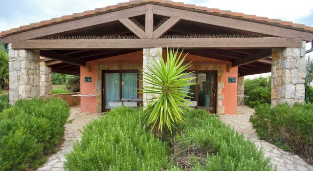 Полулюкс ISA - Residence with swimming pool a few minutes from Alghero