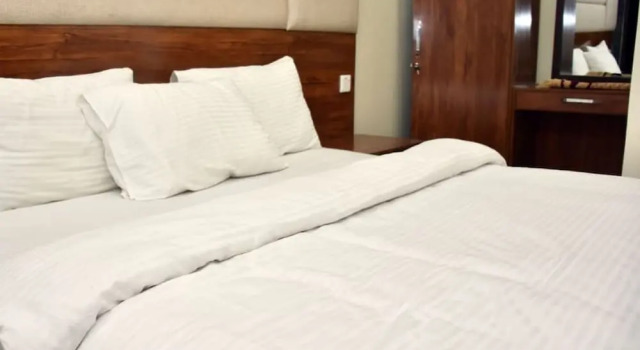 Luksusowy dwuosobowy pokój z widokiem Diplomat Inn Hotel