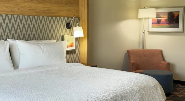 Двухместный номер Standard Holiday Inn & Suites - Fayetteville W-Fort Bragg Area by IHG