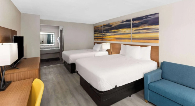 Четырёхместный люкс Days Inn & Suites by Wyndham Vicksburg