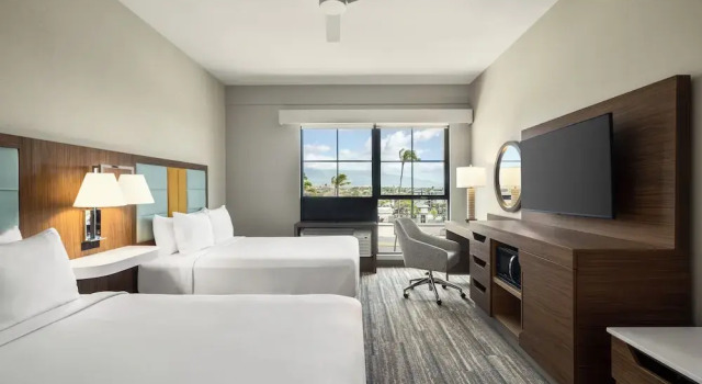 Четырёхместный номер Standard с видом на город Hampton Inn & Suites Maui North Shore