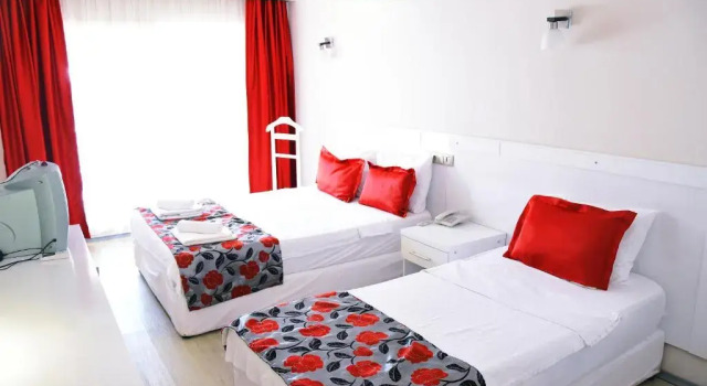 Трёхместный номер Standard Delfi Hotel Spa & Wellness Center