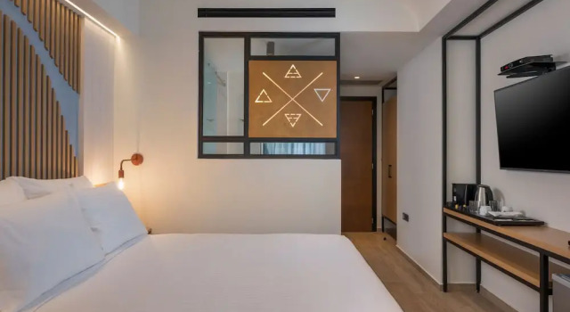 Номер Comfort Hyperion City Hotel & Spa