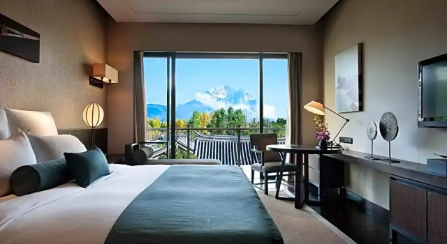 Двухместный номер Deluxe с балконом Pullman Lijiang Resort & Spa