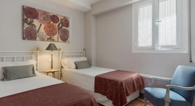 Great 2 BD Apartment With Terrace. San Pablo III, Забронировать Апартаменты/квартира Старый город Севилья