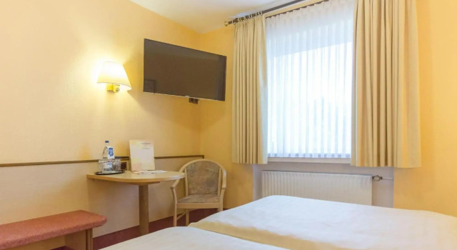 Stadt-gut-Hotel Siegboot, Забронировать Отель Зиген Северный Рейн-Вестфалия