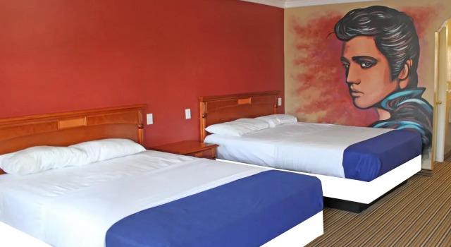 Hollywood Inn Express North, Забронировать Отель Отели Лос-Анджелеса с парковкой, рядом с Голливуд/Вестерн, Парковка