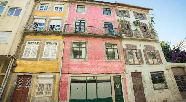 Oporto Guest Bombarda Art District, Забронировать Гостевой дом Лорделу-ду-Ору-и-Масарелуш Порту, рядом с Издательство Porto Editora