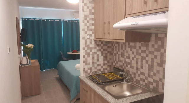 Manoli Apartments