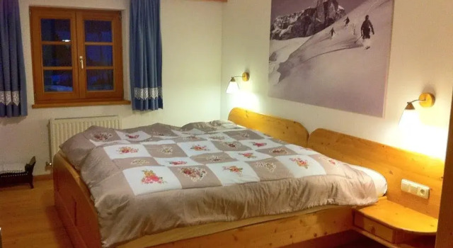 Pepi's Landhaus, Rezerwuj Dom wakacyjny Hotele w Tyrol z parkingiem, Parking