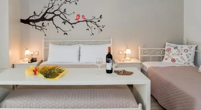 Orama Suites Milos, Book Hotel Adamas Milos