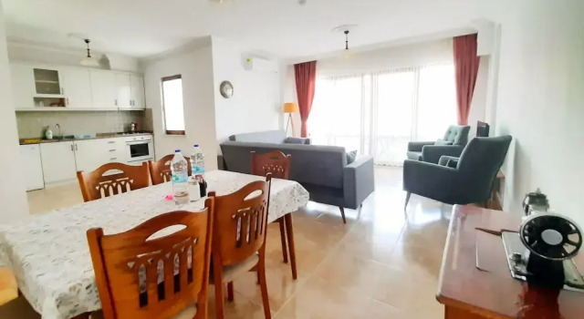 Grand pokój Ertem Homes
