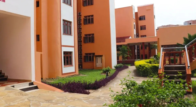 2 Bedroom Apartment With Pool and Views, Book Apartment Hotels in Coast Region with Parking, Parking