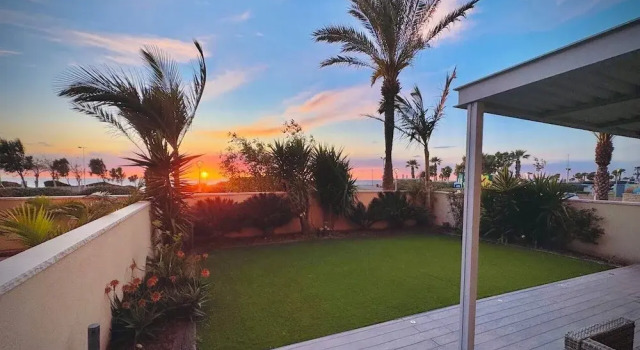 Апартаменты Gugel Waves Seaview 4BR Family Aparts
