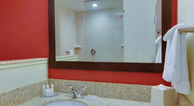 Четырёхместный номер Standard Courtyard by Marriott Pittsburgh North/Cranberry Woods