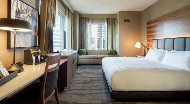 Двухместный номер Corner Accessible с видом на город The Porter Portland, Curio Collection By Hilton