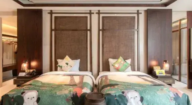 Номер Standard с видом на озеро Lushan West Sea Resort, Curio Collection by Hilton
