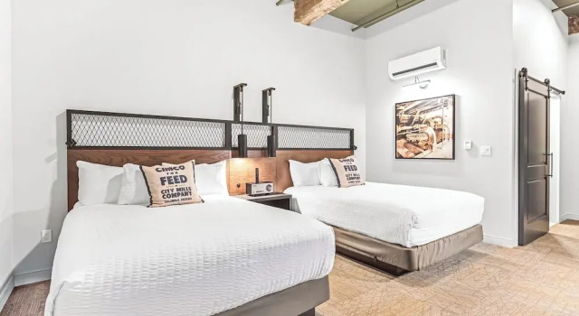 Четырёхместный номер Classic City Mills Hotel