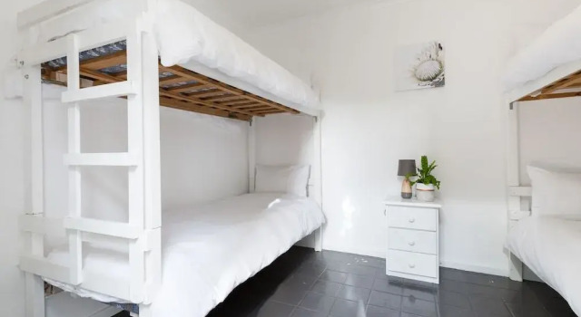 DS Backpackers Hostel, Забронировать Хостел Хостелы Кейптауна, рядом с Mediclinic Cape Town, Хостел