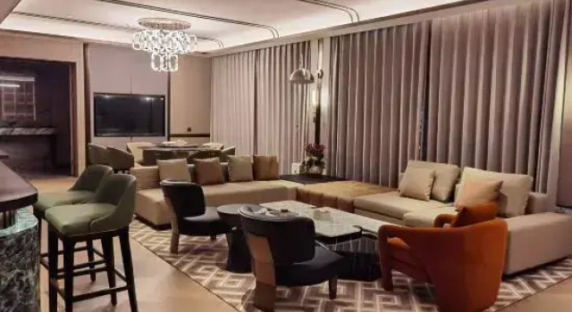 Suite Deluxe Ritz Dknton Hotel