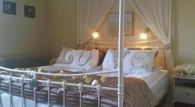 Полулюкс с видом на реку Strand Hotel