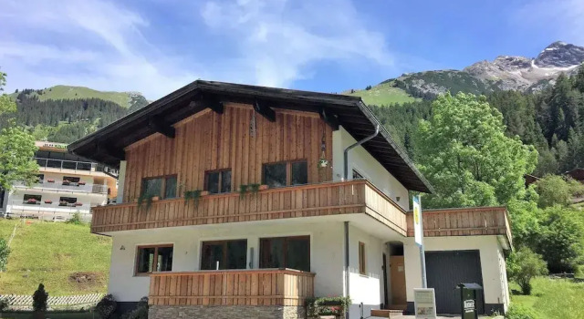 Апартаменты Chalet in Steeg Near Ski Slopes Lechtal