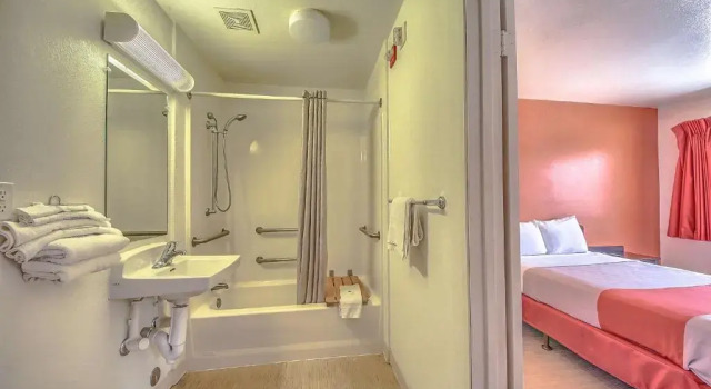 Двухместный номер Standard Motel 6 San Antonio, TX - Fiesta