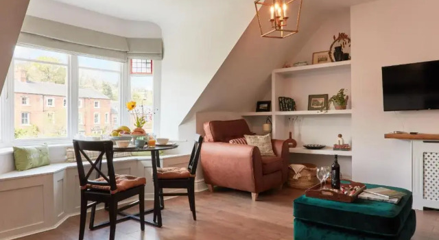 Апартаменты Olde Englishe Apt 4