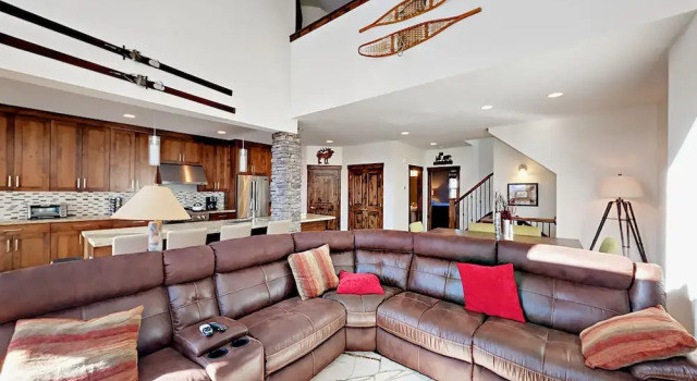 13285 Alexis Drive Townhouse 5 Bedrooms 4.5 Bathrooms Townhouse