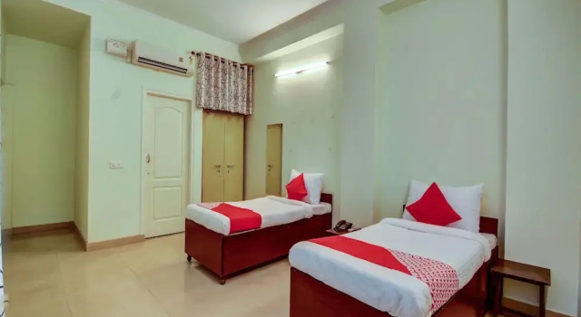Uma Kutir by OYO Rooms, Rezervovat Hotel Adarsh Nagar 