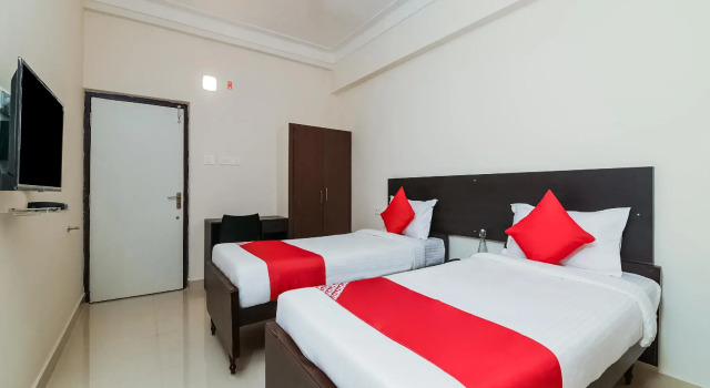OYO Flagship 25071 Opp Amulya Hospital, Rezervovat Hotel Hotely v Andhra Pradesh s parkováním, Parkování