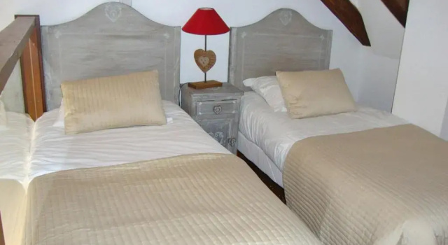 Семейный номер Standard Hôtel-Restaurant-Chambre Insolite Spa - Le XII de Luynes