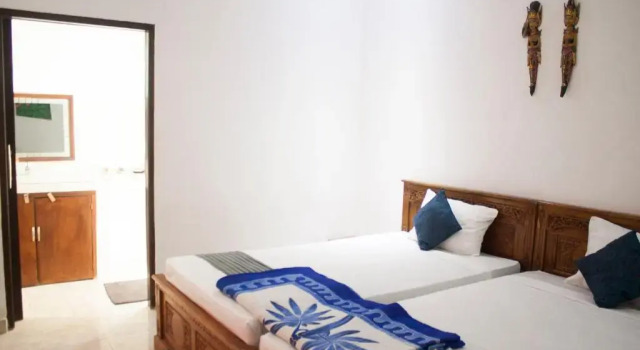 Pantai Bungalow Lembongan Island, Забронировать Отель Отели Лембонган с парковкой, рядом с Пляж Нуса Лембонган, Парковка