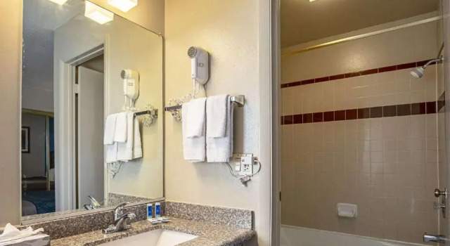 Четырёхместный номер Standard Rodeway Inn St George North - Near Pioneer Park