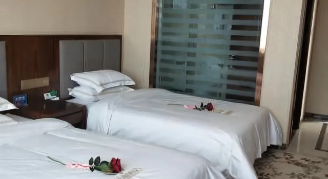 Yi He Hotel, Rezervovat Hotel Gangca Qinghai