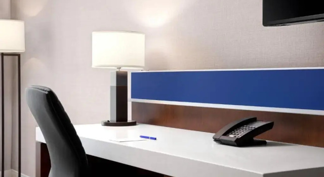 Четырёхместный номер Standard Delta Hotels by Marriott Thunder Bay