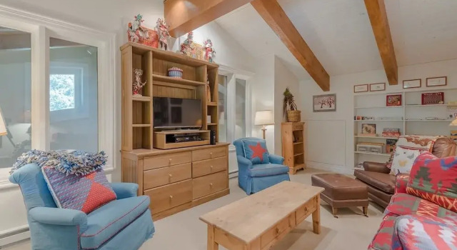 Lodge Apt. II Condominiums, 886 by RedAwning, Book Feriehus Sommerhuse i Sun Valley, Hytte