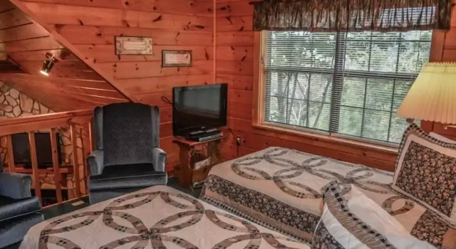Bucky`s Mountain Vista, Забронировать Дом для отпуска Блу-Ридж Джорджия, рядом с Cohutta Cove Mini Golf