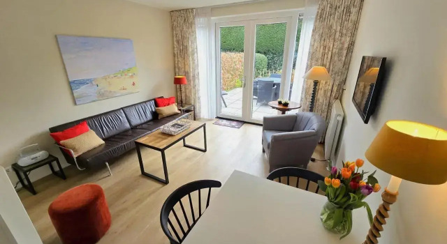 DMV98 Holiday home near beach and forest, Book Hotel Domburg 