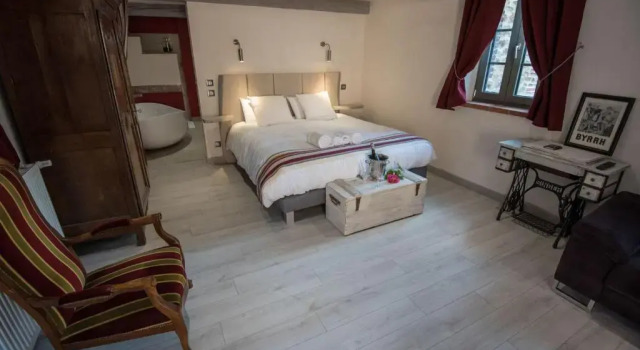 Люкс LE MAS DES COLOMBES Chambres dhôtes B&B & SPA