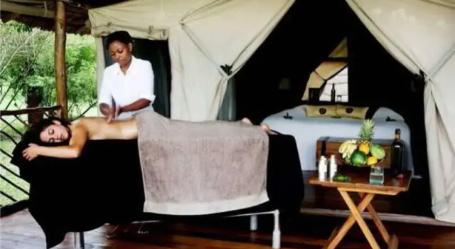 Karen Blixen Camp, Boek Hotel Karen Nairobi