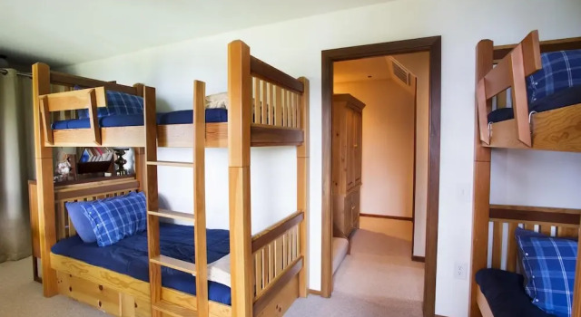Eagles Perch Lake View Rental Cabin, Забронировать Отель Отели Tahoe Marina Estates с бассейном, Бассейн