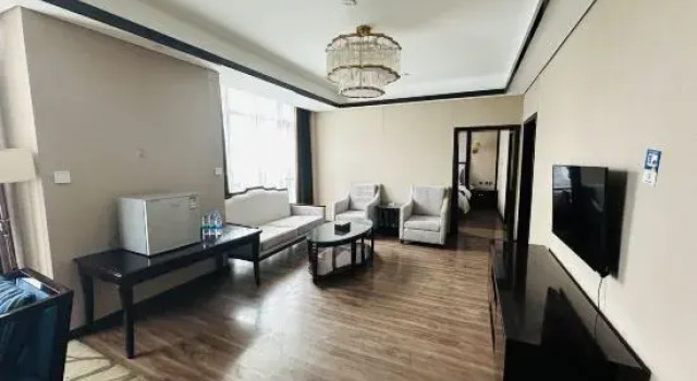 Люкс Deluxe Qianchuan Hotel (Jintang Wanda Plaza Store)